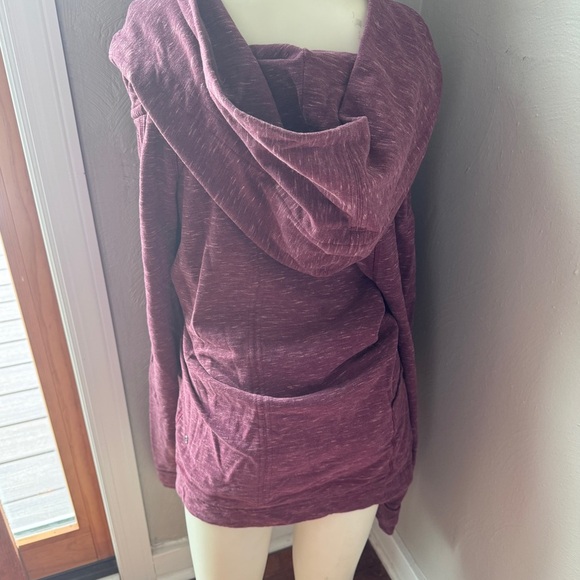 Lululemon maroon hoodie button closure size 4 - Picture 5 of 16